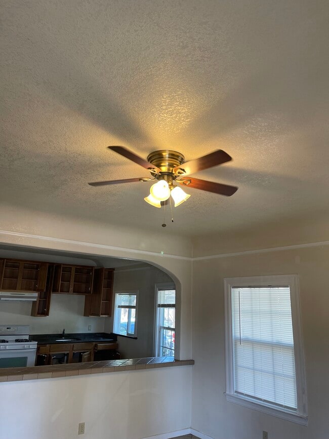 Building Photo - 35 E 8th St