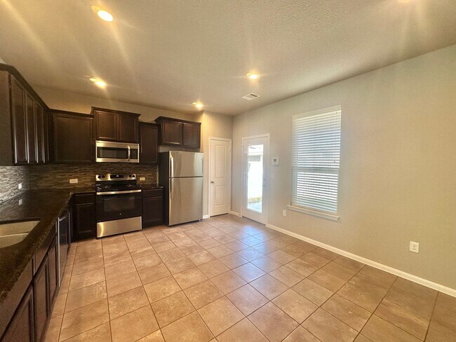 Foto del edificio - NEW MANAGEMENT IN ROUND ROCK TX!!!!!