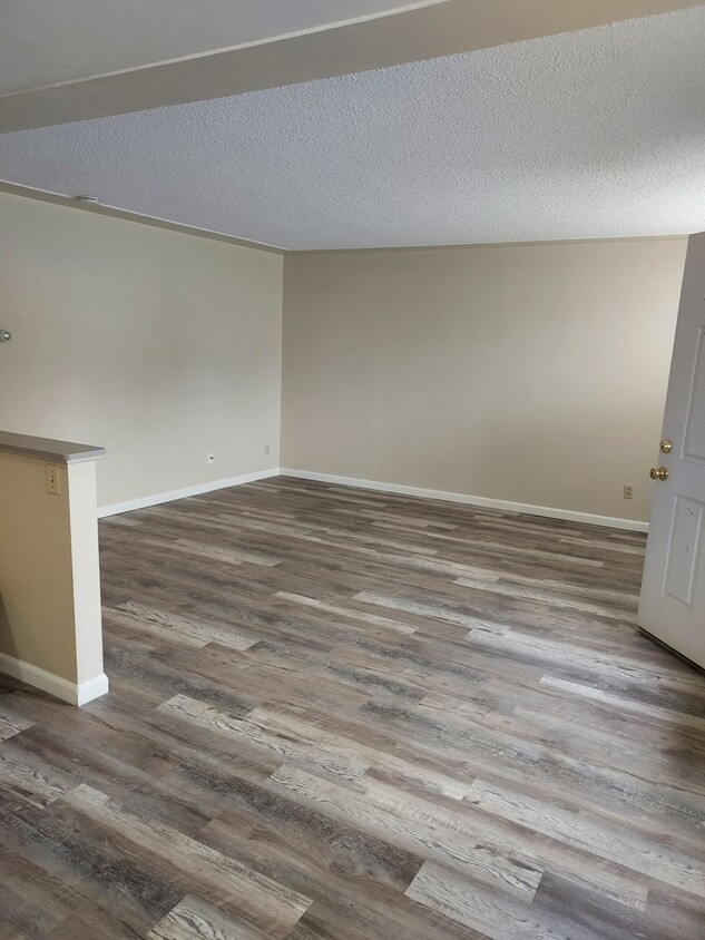 Building Photo - 1608 Diana Dr