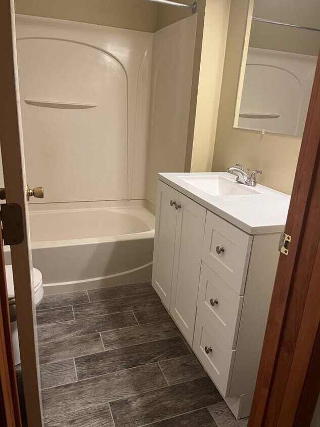 New Bath/Ceramic - 11368 PA-18