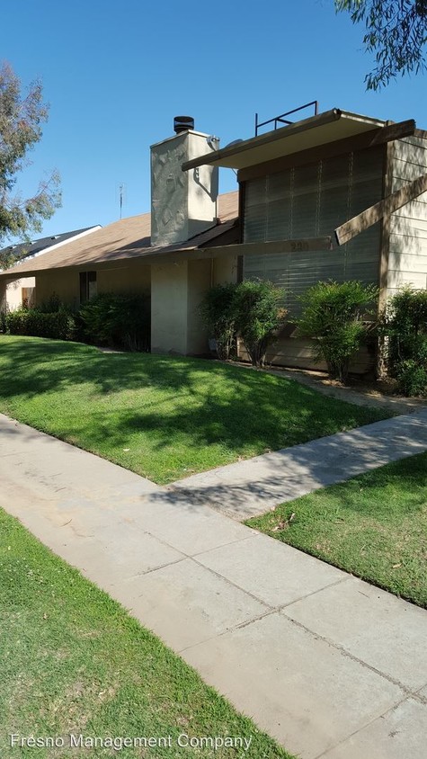 Primary Photo - 290 E El Paso Ave