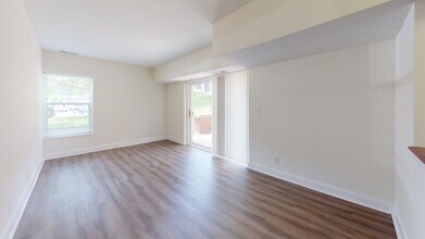 Interior Photo - The Commons at Windsor Gardens