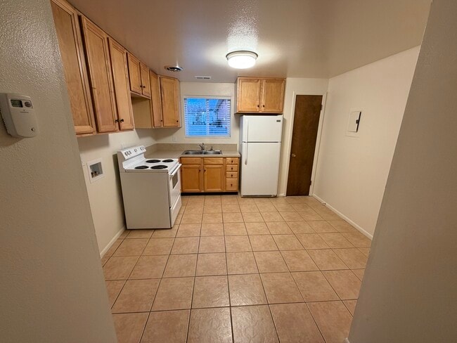 Building Photo - 143 E 1100 S