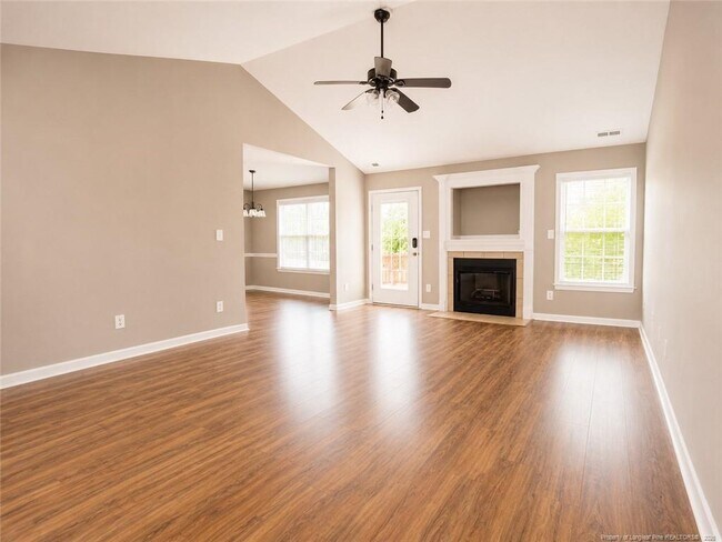 Building Photo - 113 Woodbine Dr