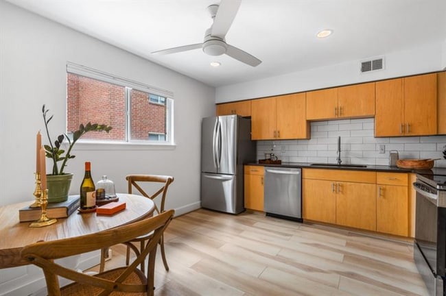 Building Photo - 387 Ralph McGill Blvd NE