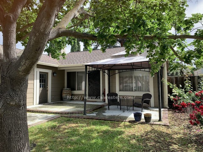 Building Photo - 1288 Donohue Dr