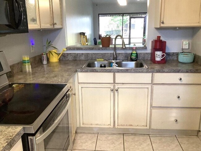 Foto del edificio - 53 Silver Park Cir