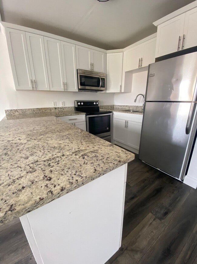 Building Photo - 6289 Lear Dr