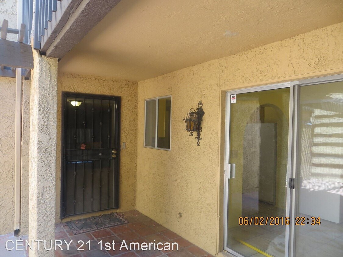 Primary Photo - 2 br, 2 bath House - 526 N Dodge Blvd