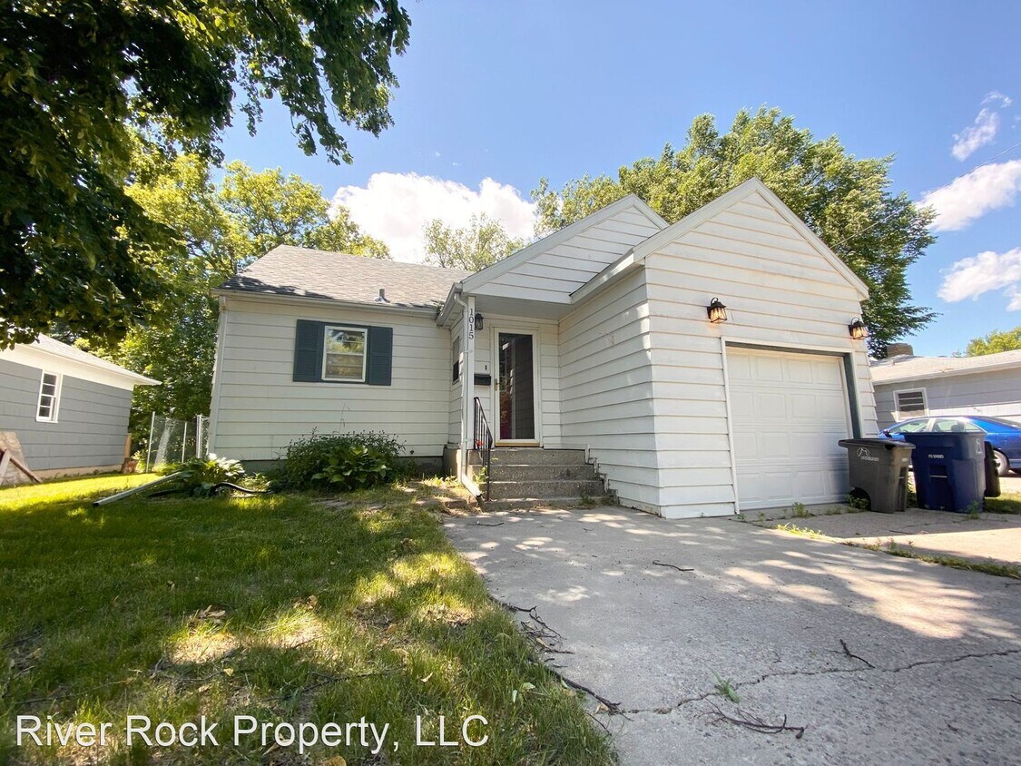 4 br, 1 bath House 1015 9th Street South House Rental in Moorhead