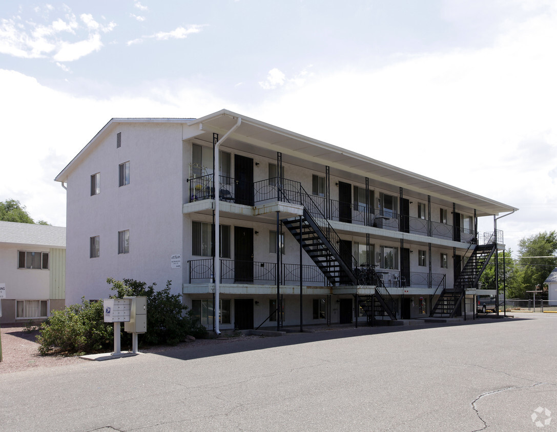 Primary Photo - Rustic Villa Apartments