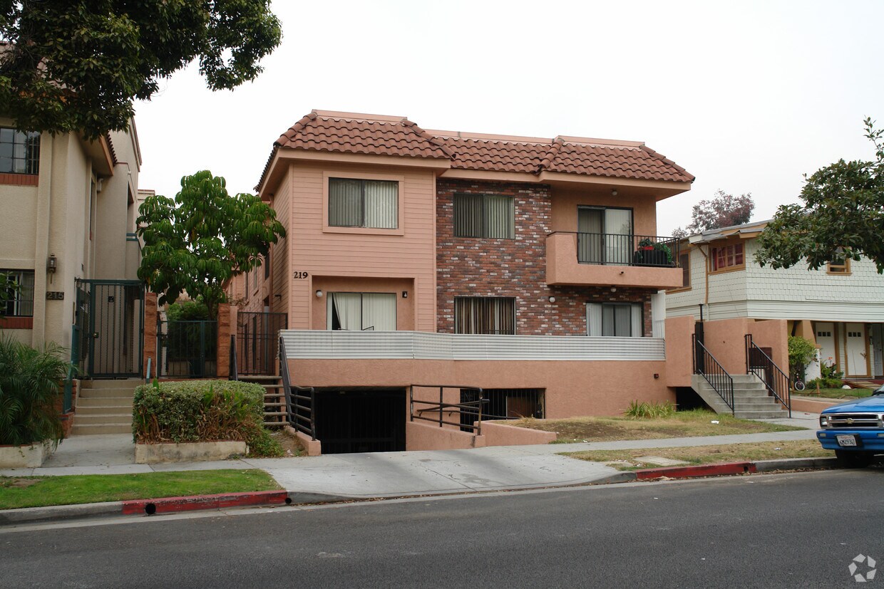 Foto principal - 219 E Maple St