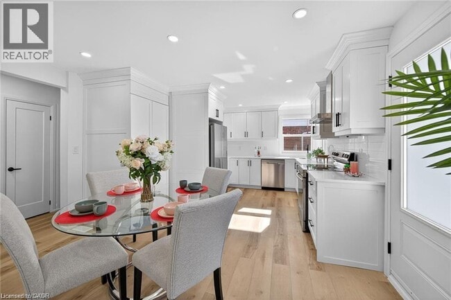 Photo du bâtiment - 175 E 45th St