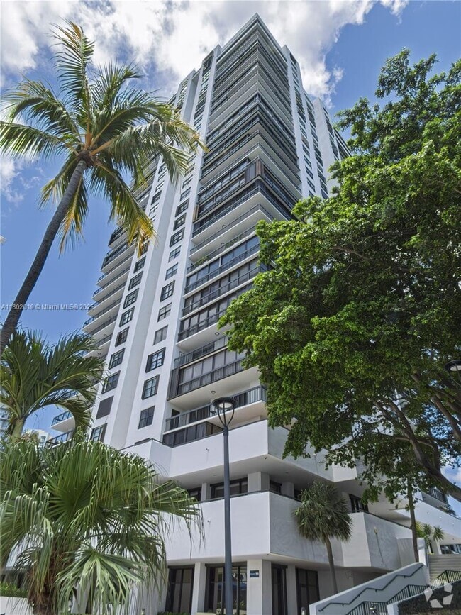 Building Photo - 2333 Brickell Ave