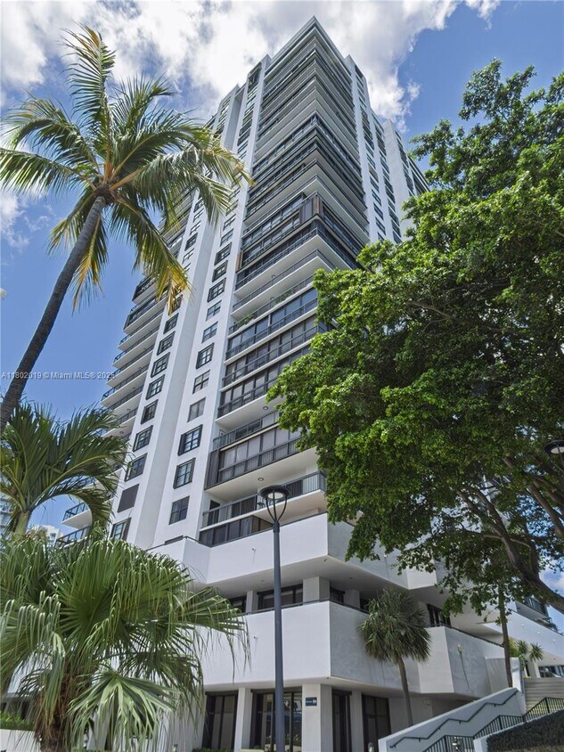 Foto principal - 2333 Brickell Ave