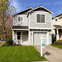 Building Photo - 5502 NE 71st Ave