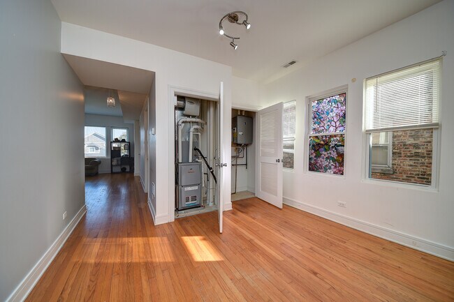Foto del edificio - 1812 Ridgeland Ave