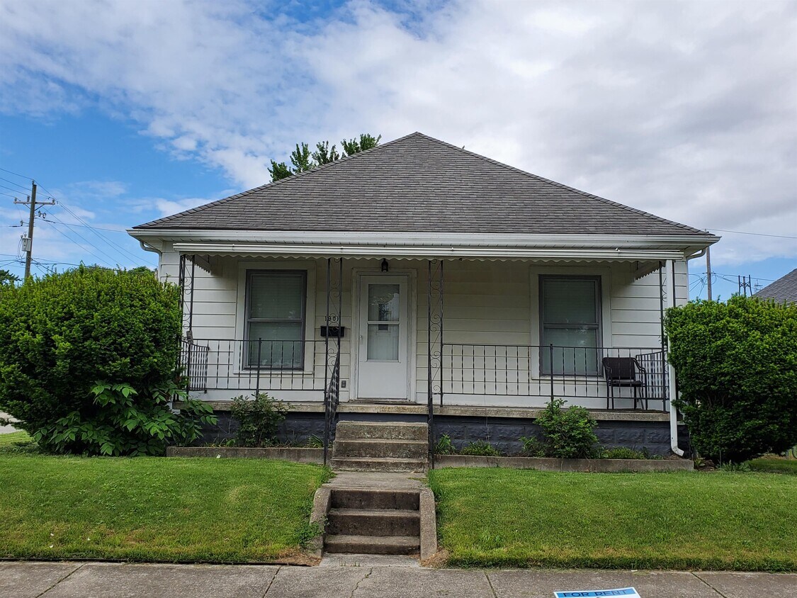 Primary Photo - 1901 N Morrison St