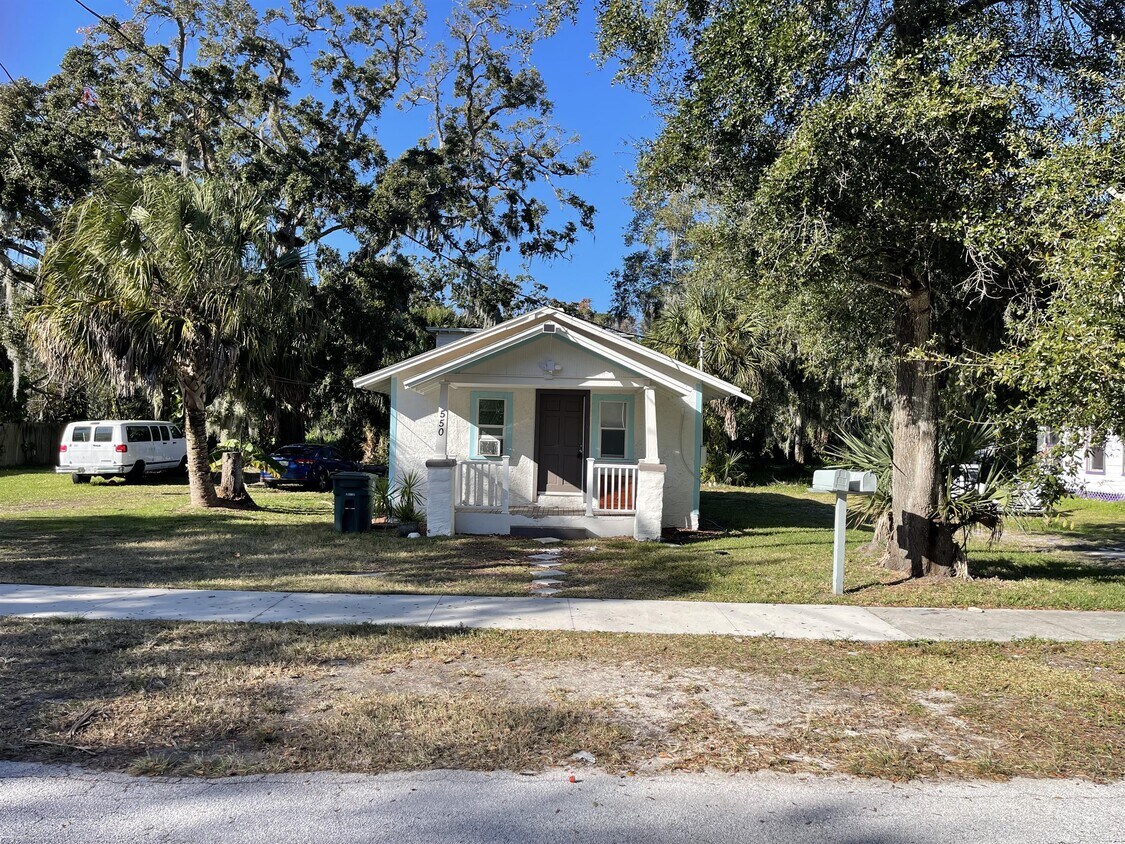 Primary Photo - 550 Live Oak Ave