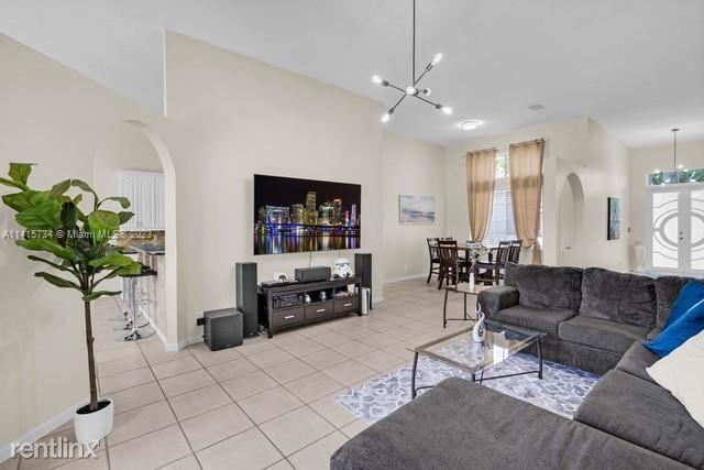 Foto del edificio - 5 br, 3.5 bath House - 646 Heritage Dr