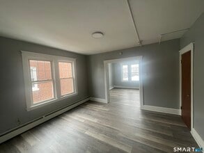 Building Photo - 22 Wilcox St