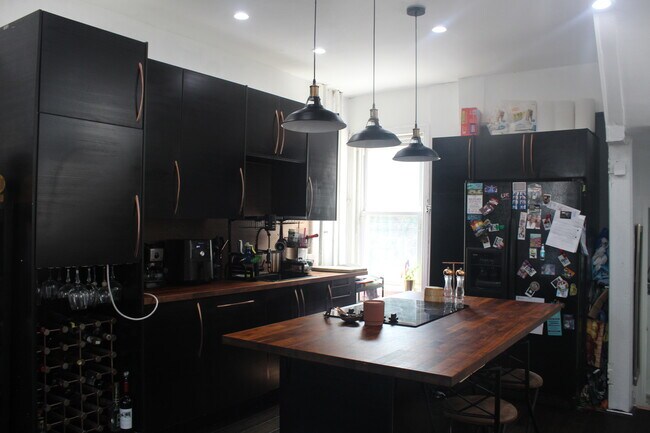 Foto del edificio - 1504 W Cumberland St