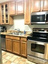 Building Photo - 544 Woodside Oaks