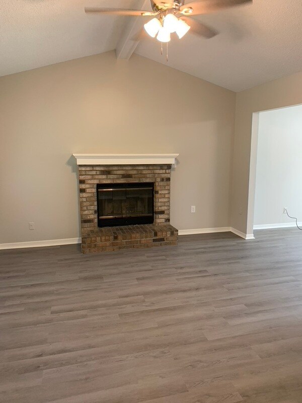 Primary Photo - 123 Campbell St