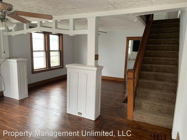 Building Photo - 3 br, 1 bath House - 360 W Jackson St