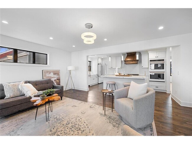 Foto del edificio - 4129 Utica Ave S