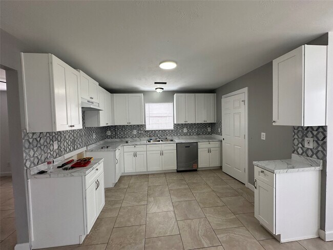 Foto del edificio - 19939 Arbor Creek Dr