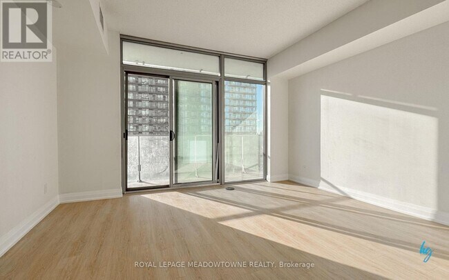 Building Photo - 103 The Queensway