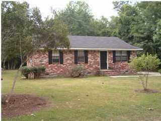 Foto principal - Home on one acre corner lot
