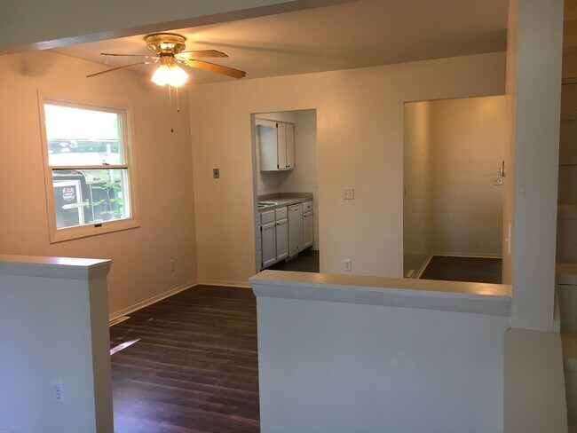 Dining room - 17304 Oak St