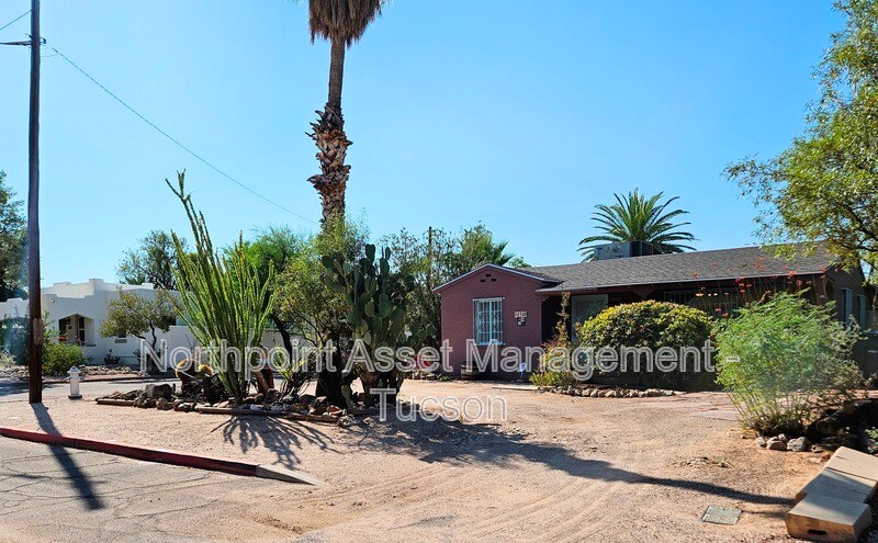 Primary Photo - 2348 E Drachman St