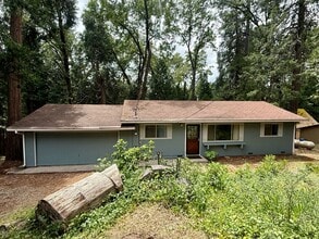 Building Photo - 11599 Upper Pine Hill Dr