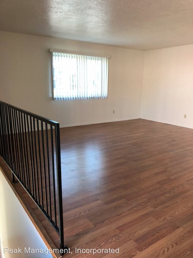 Foto del edificio - 8444 Spain Rd NE