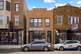 Building Photo - 1807 W North Ave