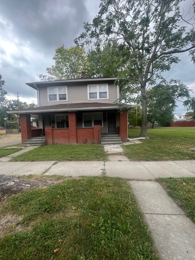 Primary Photo - 104 N Denny St