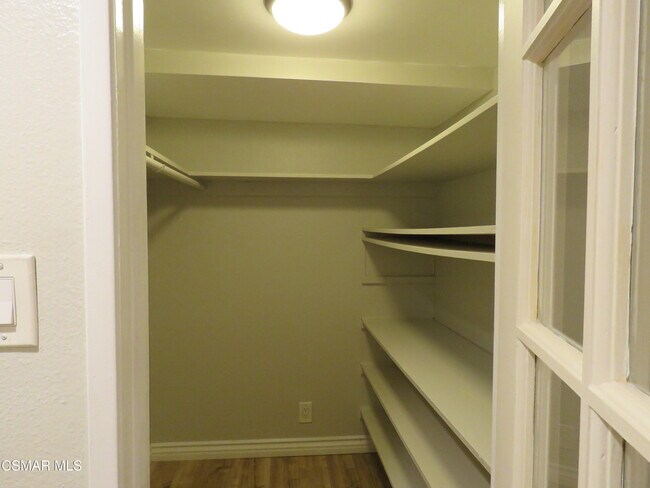 Foto del edificio - 18547 Collins St