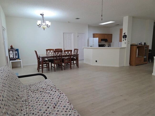 Building Photo - 16800 Tomcat Dr