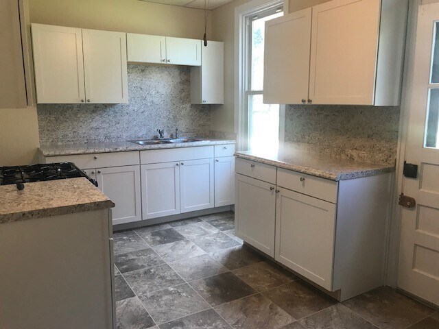 Foto del edificio - Classic 2 bedroom borough home MONTH TO MONTH LEASE ONLY!