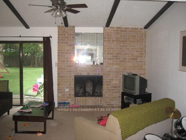 Building Photo - 514 Chihuahua Trail