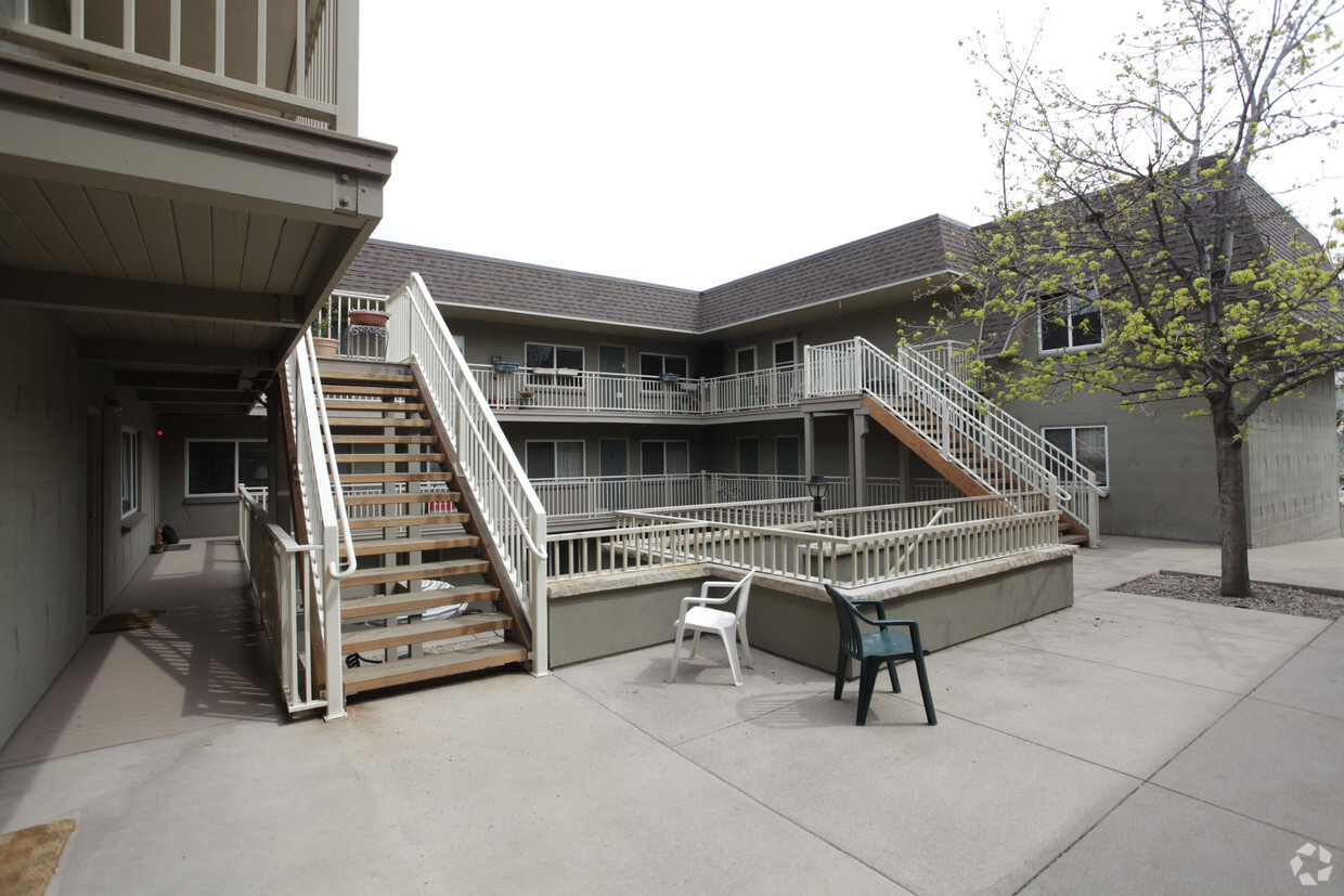 Building Photo - 2600 9th Street Apartments