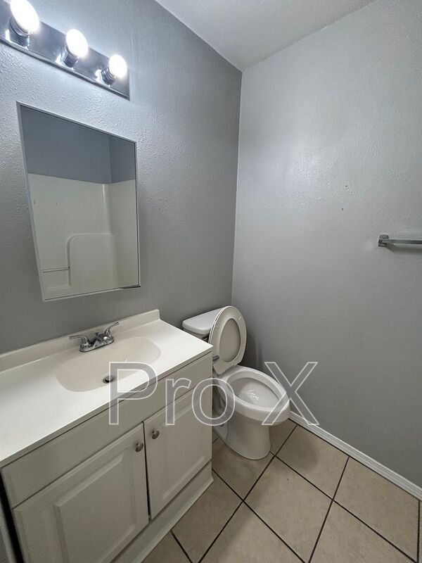 Foto del edificio - 1414 S Powell St