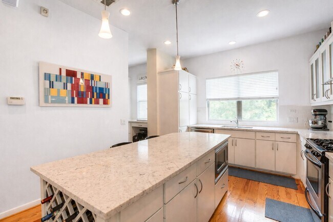 Foto del edificio - 4312 Floyd St