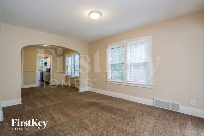Building Photo - 1217 Hickory St