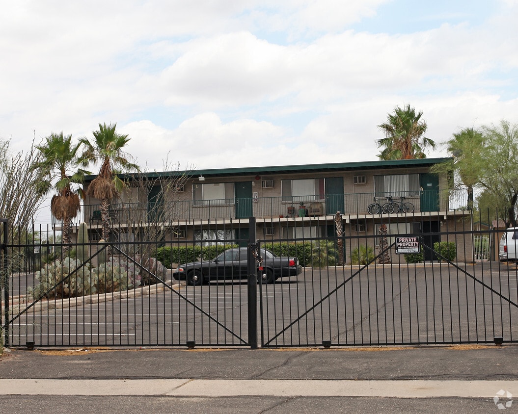 Building Photo - Park & Copper Apartments