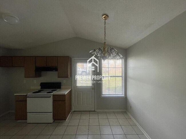 Foto del edificio - 6396 Ashton - Available Now!