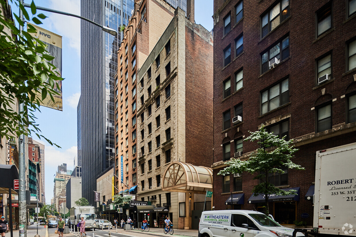 Foto del edificio - 140 W 55th St